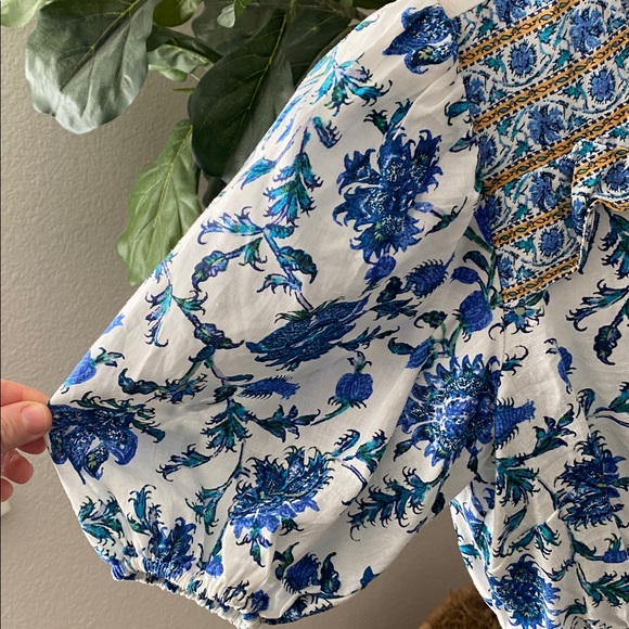 Nicole Miller Artelier | Blue Floral Puff Sleeve Tie-Front Top - Size Small - Picture 2 of 8